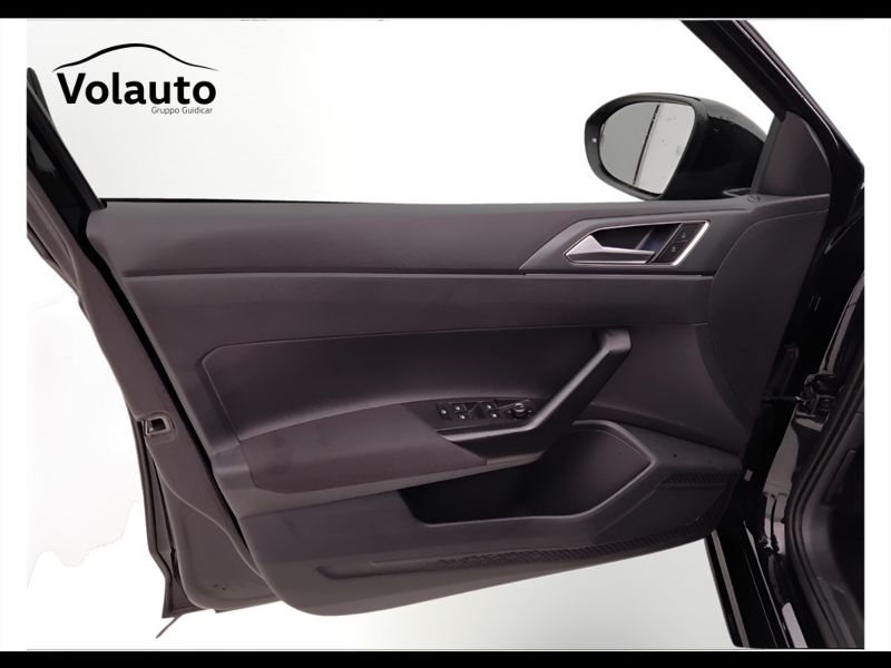 GuidiCar - VOLKSWAGEN Taigo 2022 Taigo 1.0 tsi R-Line 110cv Usato