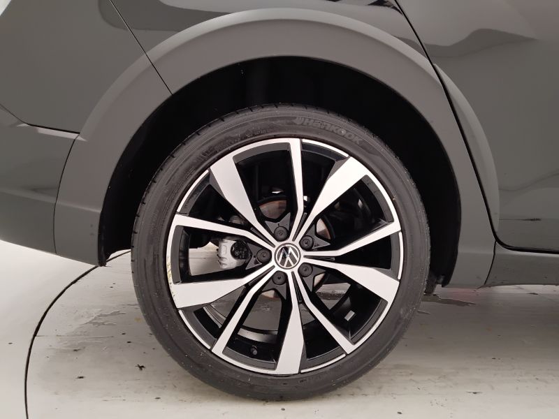 GuidiCar - VOLKSWAGEN Taigo 2022 Taigo 1.0 tsi R-Line 110cv Usato