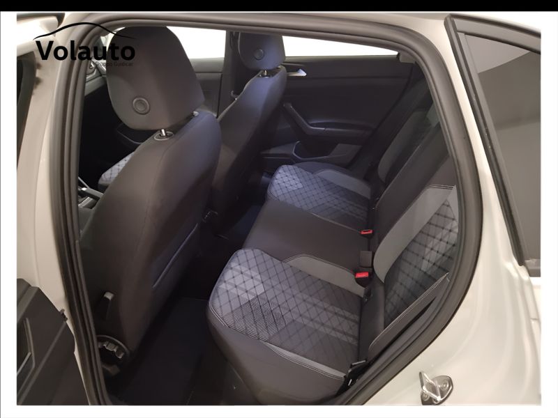 GuidiCar - VOLKSWAGEN Taigo 2022 Taigo 1.0 tsi R-Line 110cv Usato