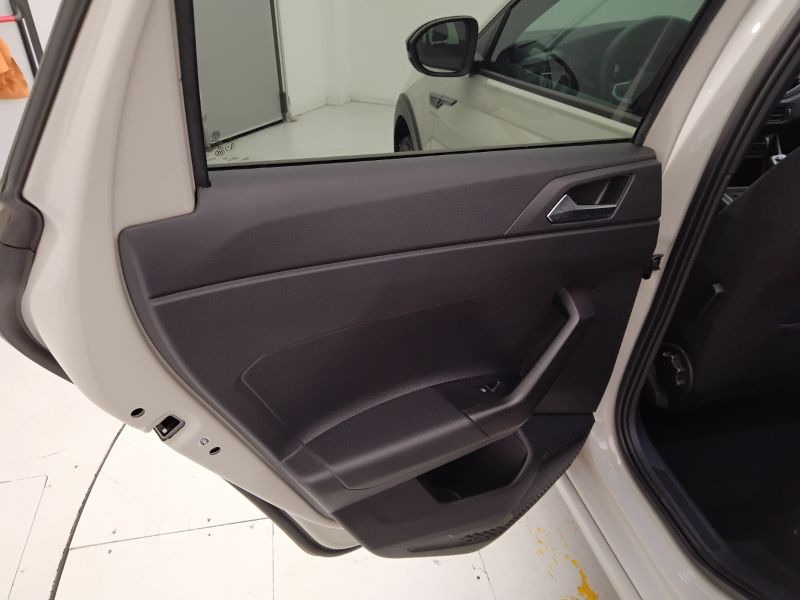 GuidiCar - VOLKSWAGEN Taigo 2022 Taigo 1.0 tsi R-Line 110cv Usato