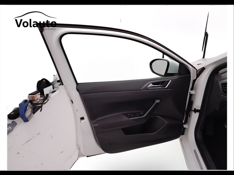 GuidiCar - VOLKSWAGEN Taigo 2022 Taigo 1.0 tsi R-Line 110cv Usato