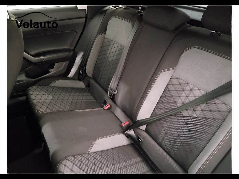 GuidiCar - VOLKSWAGEN Taigo 2022 Taigo 1.0 tsi R-Line 110cv Usato