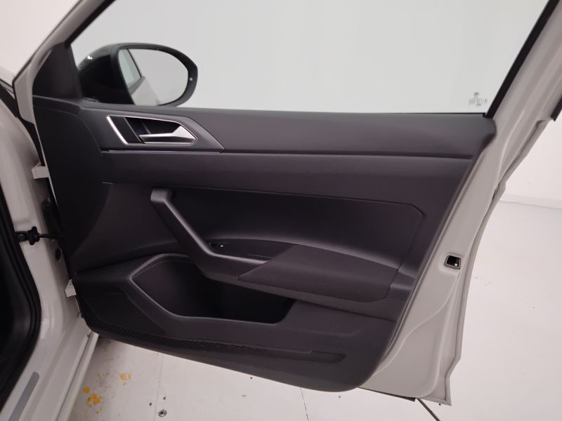 GuidiCar - VOLKSWAGEN Taigo 2022 Taigo 1.0 tsi R-Line 110cv Usato