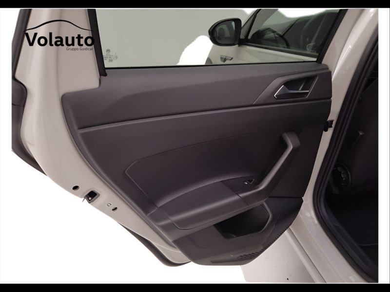 GuidiCar - VOLKSWAGEN Taigo 2022 Taigo 1.0 tsi R-Line 110cv Usato