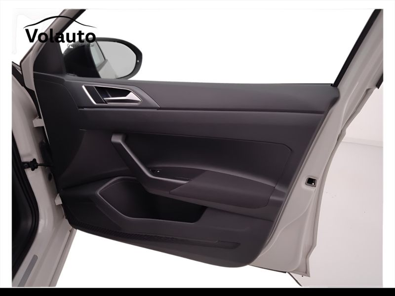 GuidiCar - VOLKSWAGEN Taigo 2022 Taigo 1.0 tsi R-Line 110cv Usato