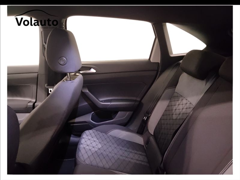 GuidiCar - VOLKSWAGEN Taigo 2022 Taigo 1.0 tsi R-Line 110cv Usato