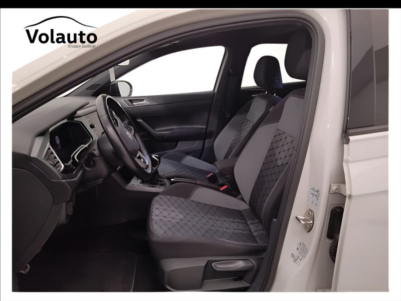GuidiCar - VOLKSWAGEN Taigo 2022 Taigo 1.0 tsi R-Line 110cv Usato