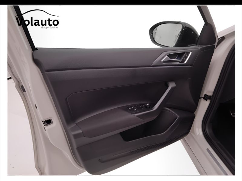 GuidiCar - VOLKSWAGEN Taigo 2022 Taigo 1.0 tsi R-Line 110cv Usato