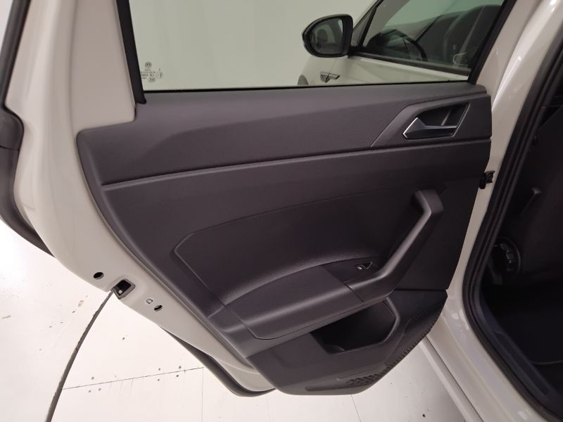 GuidiCar - VOLKSWAGEN Taigo 2022 Taigo 1.0 tsi R-Line 110cv Usato