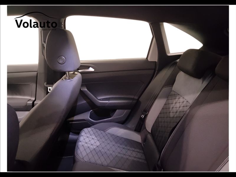 GuidiCar - VOLKSWAGEN Taigo 2022 Taigo 1.0 tsi R-Line 110cv Usato