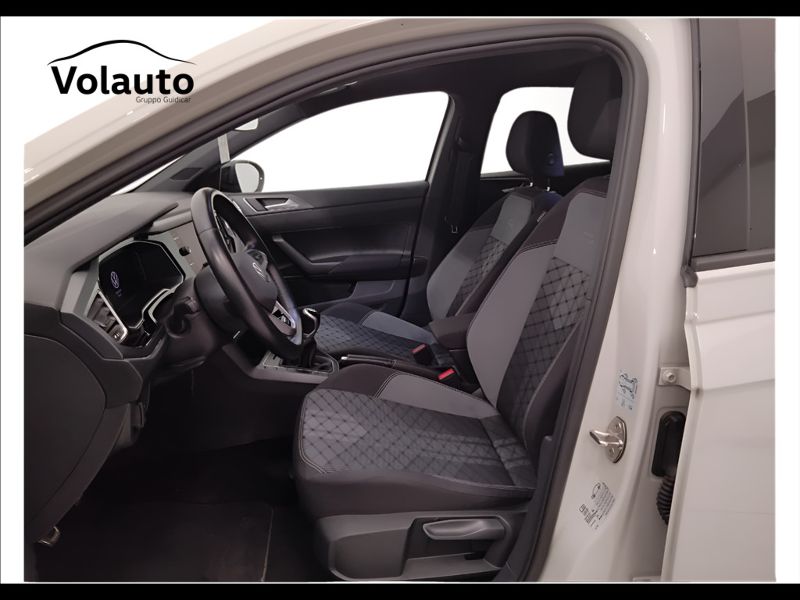 GuidiCar - VOLKSWAGEN Taigo 2022 Taigo 1.0 tsi R-Line 110cv Usato