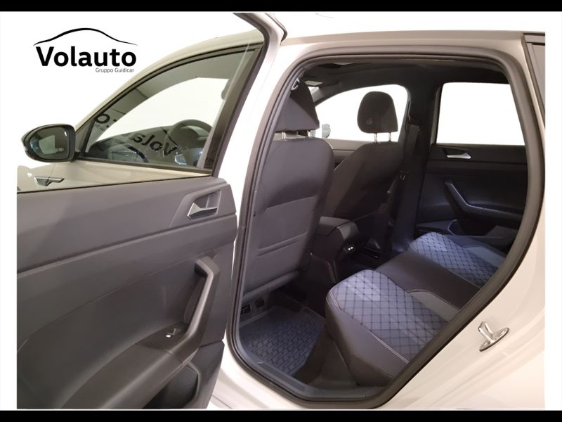 GuidiCar - VOLKSWAGEN Taigo 2022 Taigo 1.0 tsi R-Line 110cv Usato