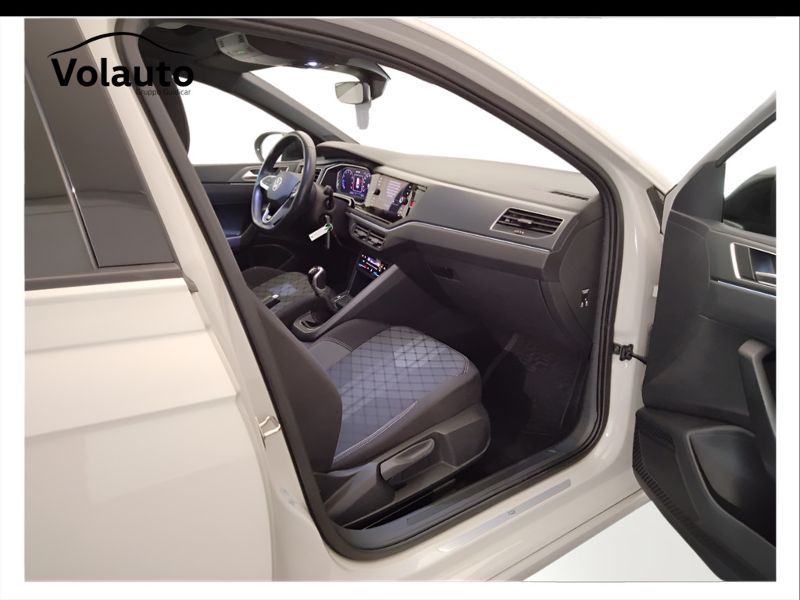 GuidiCar - VOLKSWAGEN Taigo 2022 Taigo 1.0 tsi R-Line 110cv Usato