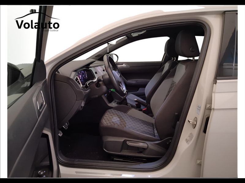 GuidiCar - VOLKSWAGEN Taigo 2022 Taigo 1.0 tsi R-Line 110cv Usato