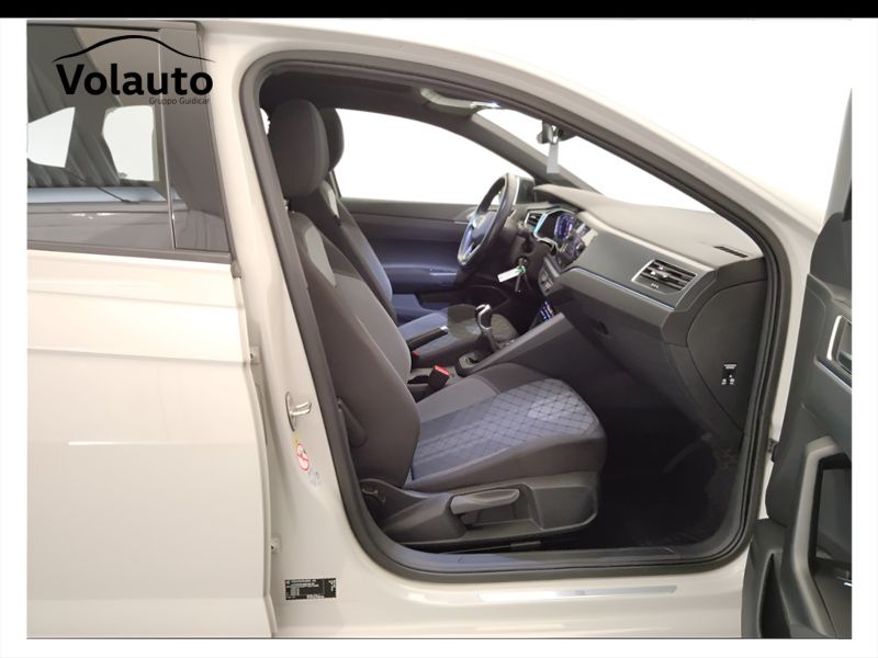 GuidiCar - VOLKSWAGEN Taigo 2022 Taigo 1.0 tsi R-Line 110cv Usato