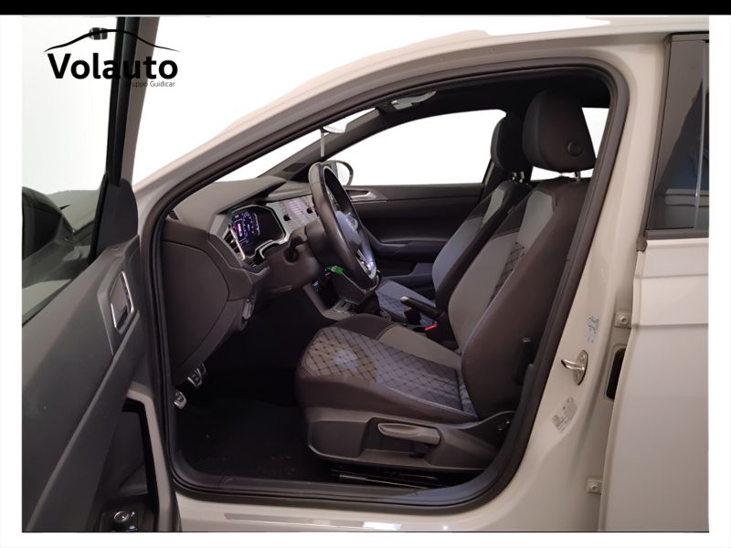GuidiCar - VOLKSWAGEN Taigo 2022 Taigo 1.0 tsi R-Line 110cv Usato