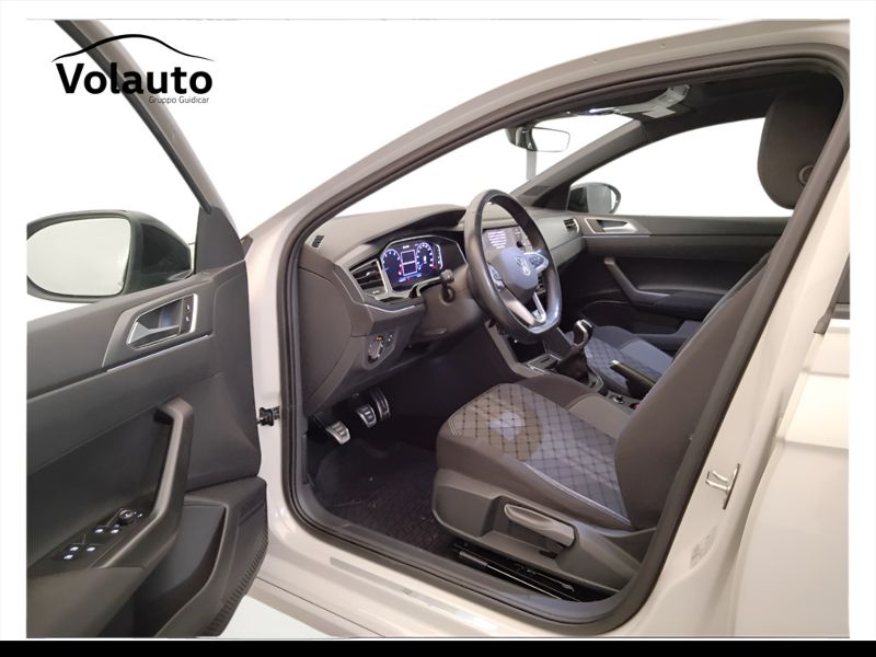 GuidiCar - VOLKSWAGEN Taigo 2022 Taigo 1.0 tsi R-Line 110cv Usato