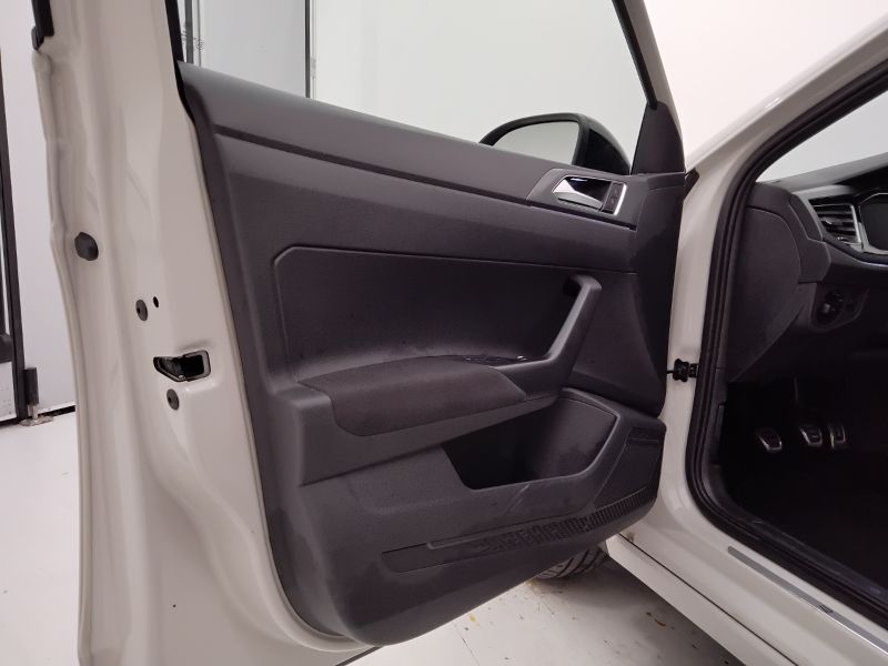 GuidiCar - VOLKSWAGEN Taigo 2022 Taigo 1.0 tsi R-Line 110cv Usato