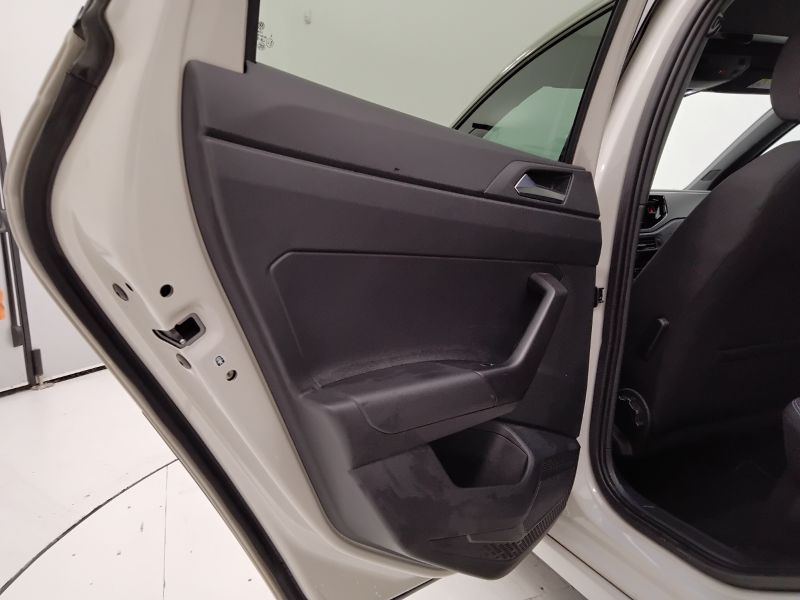 GuidiCar - VOLKSWAGEN Taigo 2022 Taigo 1.0 tsi R-Line 110cv Usato