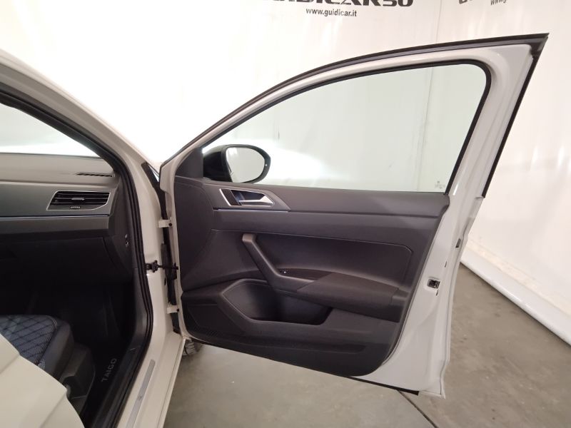 GuidiCar - VOLKSWAGEN Taigo 2022 Taigo 1.0 tsi R-Line 110cv Usato