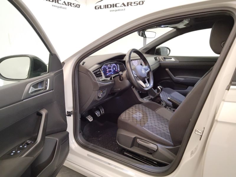 GuidiCar - VOLKSWAGEN Taigo 2022 Taigo 1.0 tsi R-Line 110cv Usato