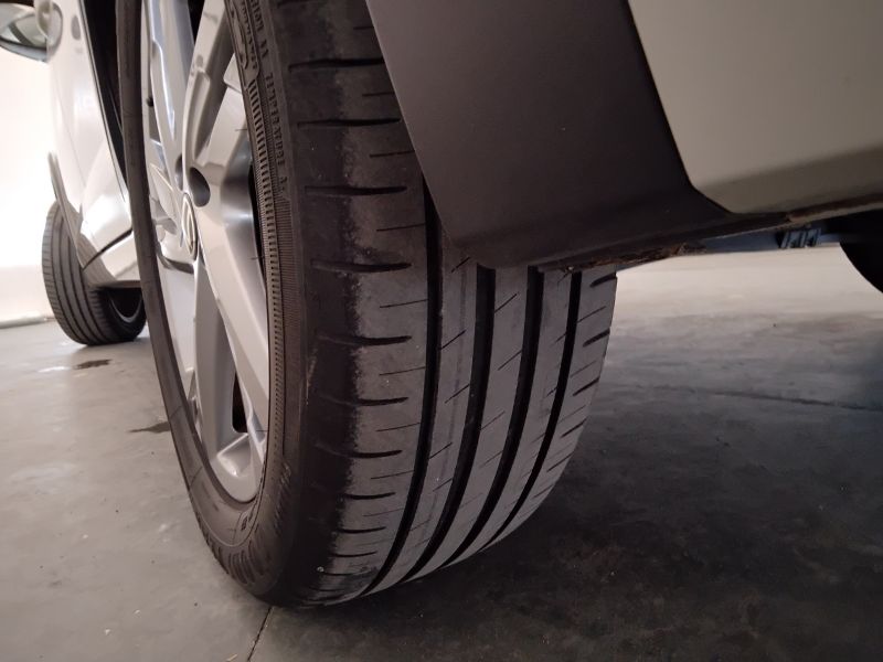 GuidiCar - VOLKSWAGEN Taigo 2022 Taigo 1.0 tsi R-Line 110cv Usato