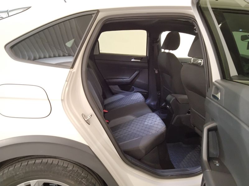 GuidiCar - VOLKSWAGEN Taigo 2022 Taigo 1.0 tsi R-Line 110cv Usato