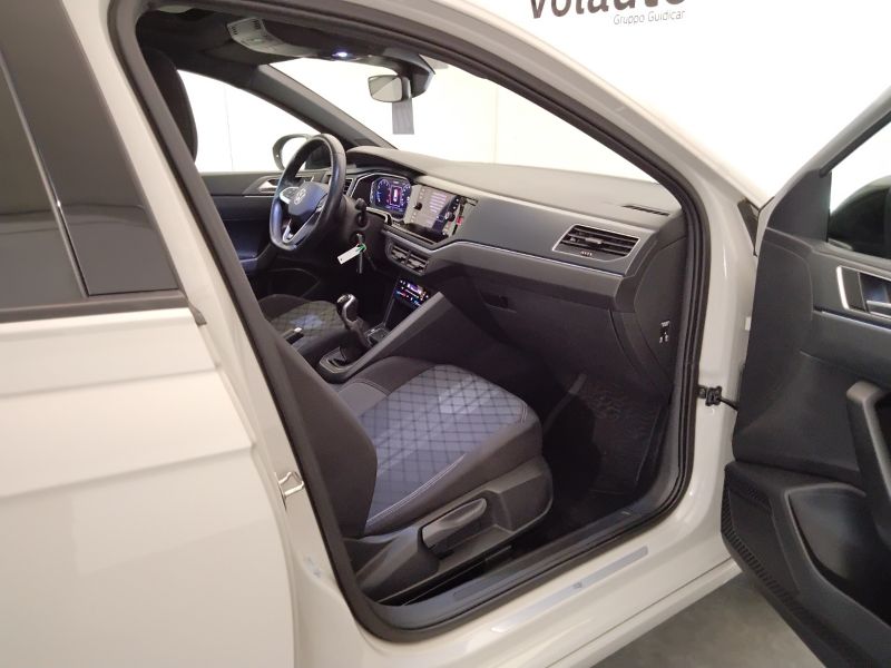 GuidiCar - VOLKSWAGEN Taigo 2022 Taigo 1.0 tsi R-Line 110cv Usato