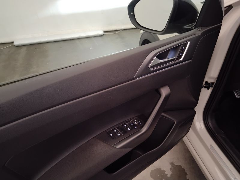GuidiCar - VOLKSWAGEN Taigo 2022 Taigo 1.0 tsi R-Line 110cv Usato