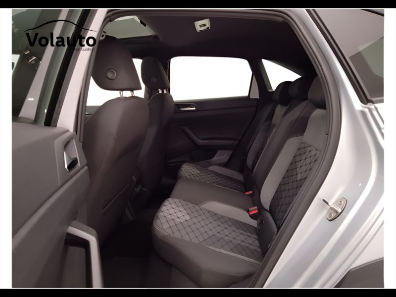 GuidiCar - VOLKSWAGEN Taigo 2023 Taigo 1.0 tsi R-Line 110cv Usato