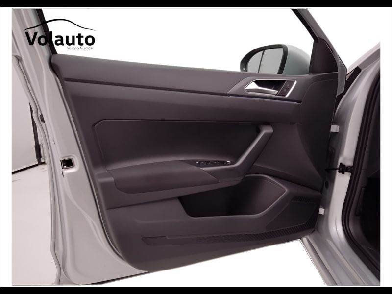 GuidiCar - VOLKSWAGEN Taigo 2023 Taigo 1.0 tsi R-Line 110cv Usato