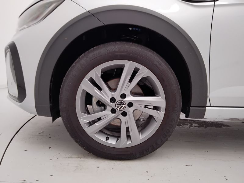 GuidiCar - VOLKSWAGEN Taigo 2023 Taigo 1.0 tsi R-Line 110cv Usato