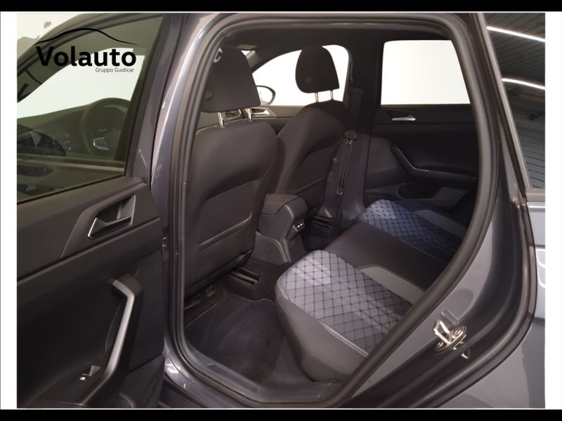 GuidiCar - VOLKSWAGEN Taigo 2022 Taigo 1.5 tsi R-Line 150cv dsg Usato