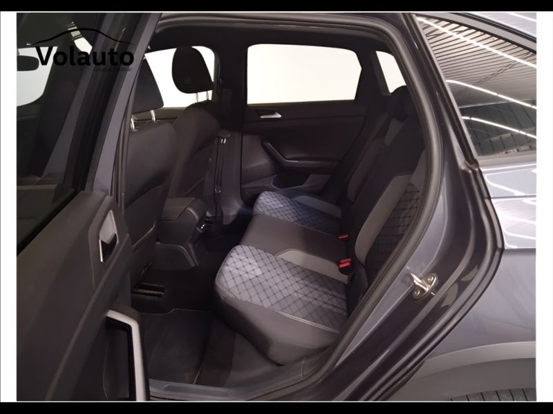 GuidiCar - VOLKSWAGEN Taigo 2022 Taigo 1.5 tsi R-Line 150cv dsg Usato