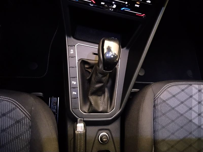 GuidiCar - VOLKSWAGEN Taigo 2022 Taigo 1.5 tsi R-Line 150cv dsg Usato