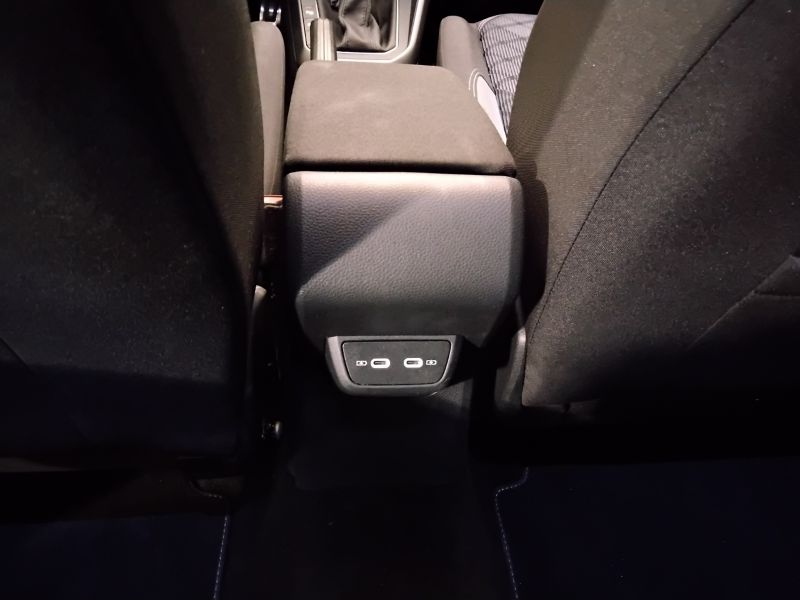 GuidiCar - VOLKSWAGEN Taigo 2022 Taigo 1.5 tsi R-Line 150cv dsg Usato