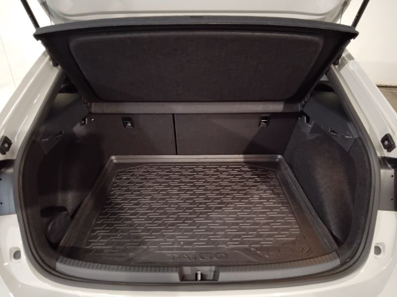GuidiCar - VOLKSWAGEN Taigo 2022 Taigo 1.5 tsi R-Line 150cv dsg Usato