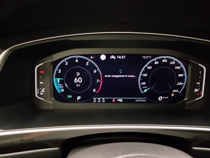GuidiCar - VOLKSWAGEN Tiguan 2021 Tiguan 1.5 tsi act R-Line 150cv dsg Usato