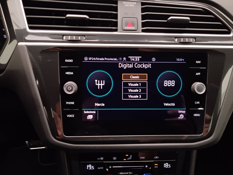 GuidiCar - VOLKSWAGEN Tiguan 2021 Tiguan 1.5 tsi act R-Line 150cv dsg Usato