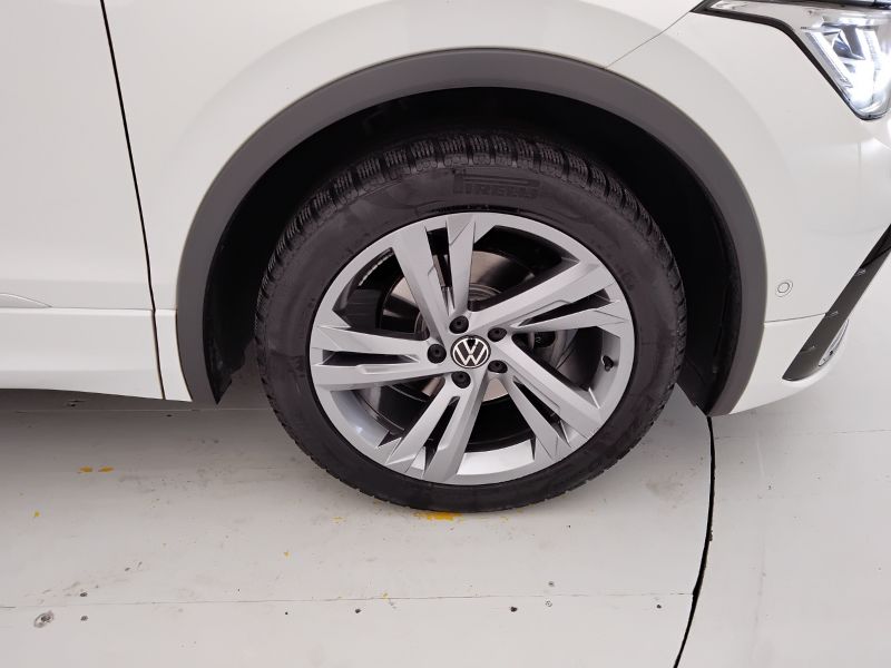 GuidiCar - VOLKSWAGEN Tiguan 2021 Tiguan 1.5 tsi act R-Line 150cv dsg Usato