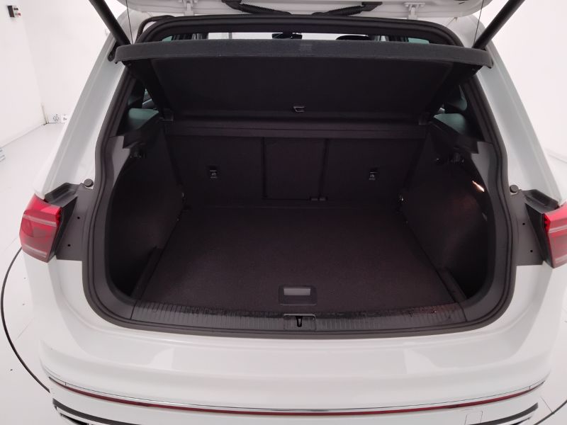 GuidiCar - VOLKSWAGEN Tiguan 2021 Tiguan 1.5 tsi act R-Line 150cv dsg Usato