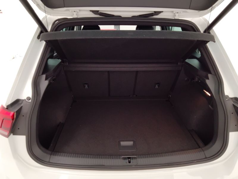 GuidiCar - VOLKSWAGEN Tiguan 2021 Tiguan 1.5 tsi act R-Line 150cv dsg Usato