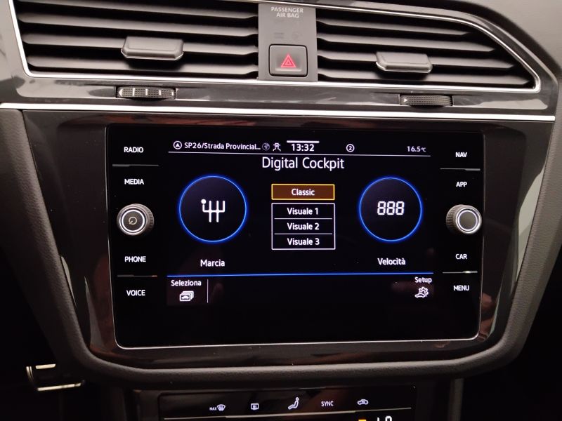 GuidiCar - VOLKSWAGEN Tiguan 2021 Tiguan 1.5 tsi act R-Line 150cv dsg Usato