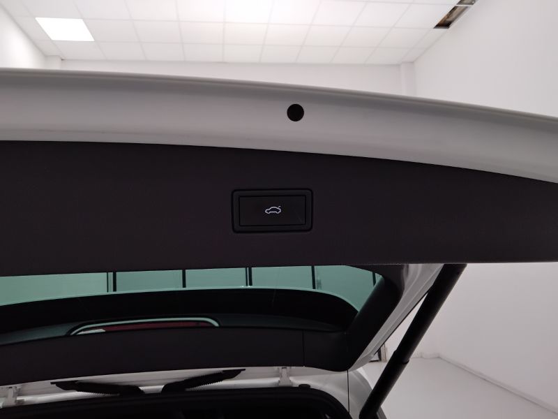 GuidiCar - VOLKSWAGEN Tiguan 2021 Tiguan 1.5 tsi act R-Line 150cv dsg Usato