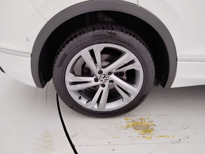 GuidiCar - VOLKSWAGEN Tiguan 2021 Tiguan 1.5 tsi act R-Line 150cv dsg Usato