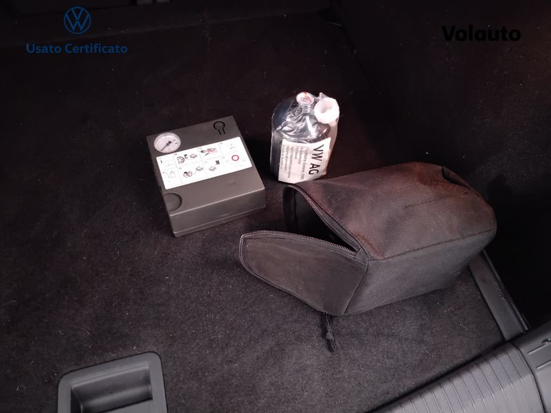 GuidiCar - VOLKSWAGEN Tiguan 2020 Tiguan 1.5 tsi Sport 130cv Usato