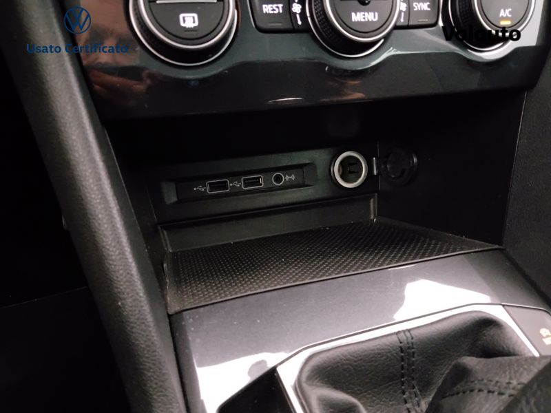 GuidiCar - VOLKSWAGEN Tiguan 2020 Tiguan 1.5 tsi Sport 130cv Usato