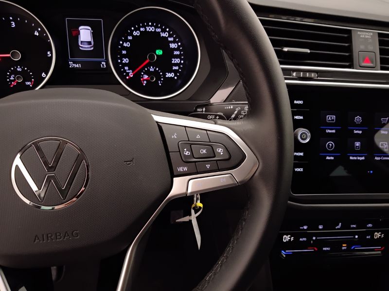 GuidiCar - VOLKSWAGEN Tiguan 2023 Tiguan 2.0 tdi scr Life 150cv dsg Usato