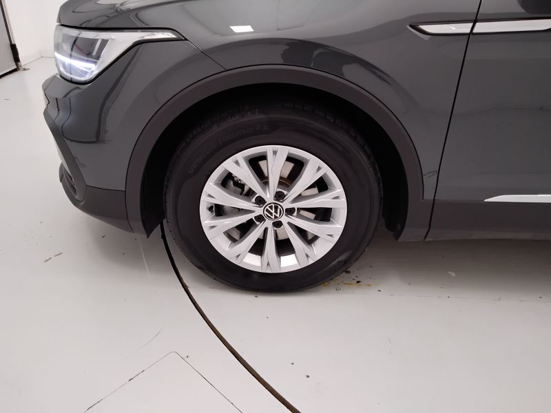 GuidiCar - VOLKSWAGEN Tiguan 2023 Tiguan 2.0 tdi scr Life 150cv dsg Usato