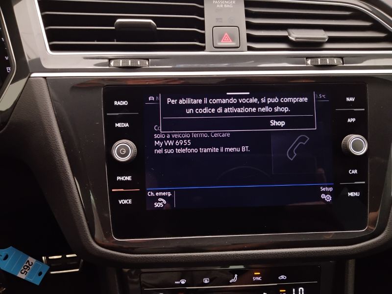 GuidiCar - VOLKSWAGEN Tiguan 2021 Tiguan 2.0 tdi scr R-Line 4motion 150cv dsg Usato